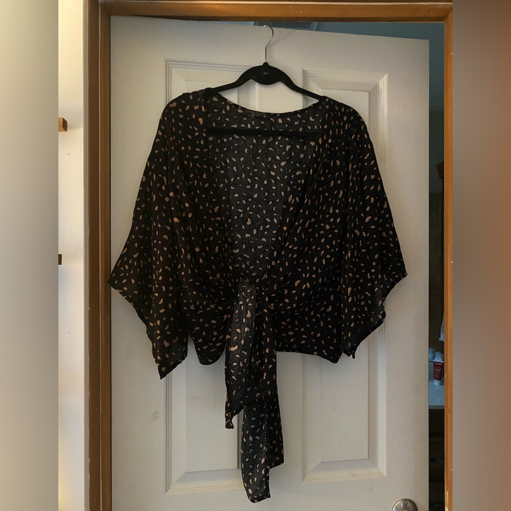 Final Touch Black Tie-Front Kimono Blouse with Tan Leaf Print